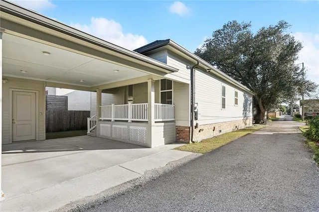 $4,000 | 921 French Street, New Orleans, LA 70124
