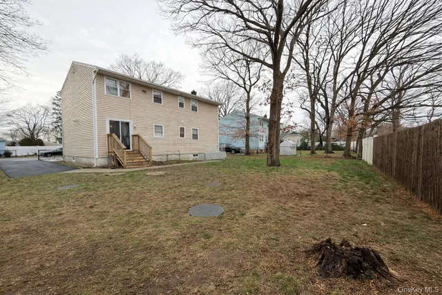 $3,500 | 35 North 16th Street, Unit FIRST FL & BASEMENT, Wheatley Heights, NY 11798