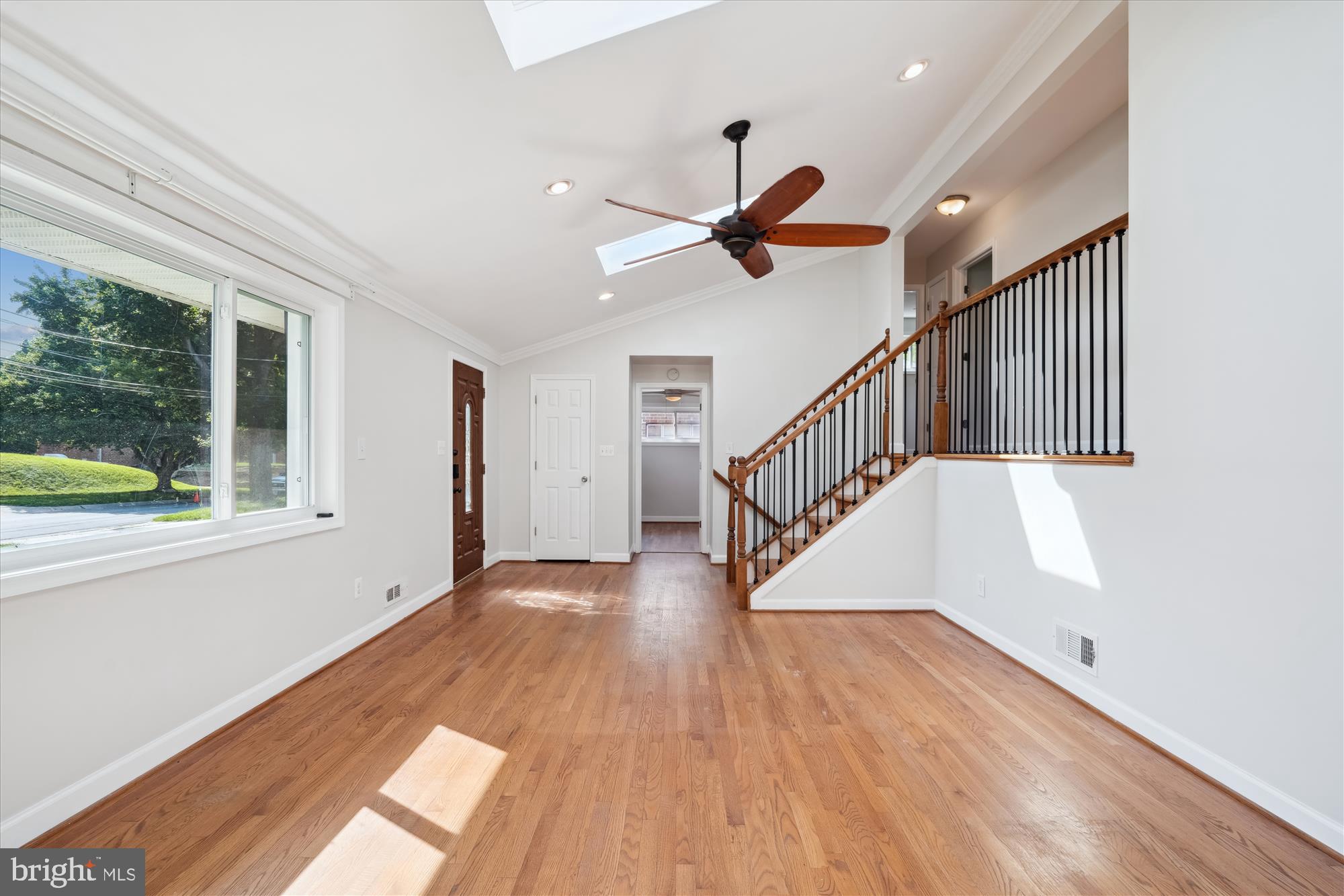 12812 Crisfield Road Silver Spring, MD 20906 - Photo 37 of 83 Living Room