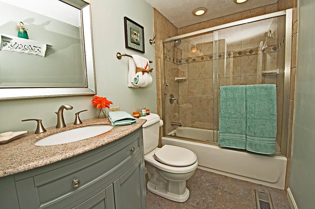 454 Partridge Run Road Gibsonia, PA 15044 - Photo 12 of 17 Completely remodeled full bathroom