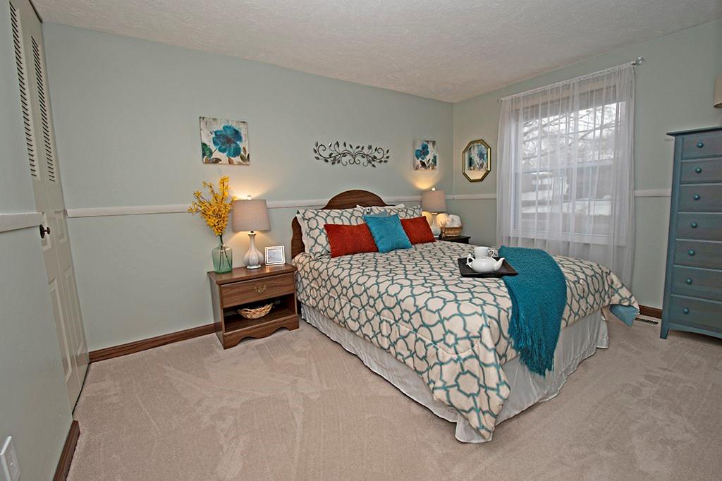 454 Partridge Run Road Gibsonia, PA 15044 - Photo 10 of 17 2nd Bedroom with new carpet and chair rail