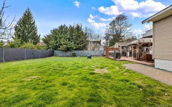 $599,999 | 253 South 7th Street, Lindenhurst, NY 11757