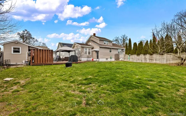 $599,999 | 253 South 7th Street, Lindenhurst, NY 11757
