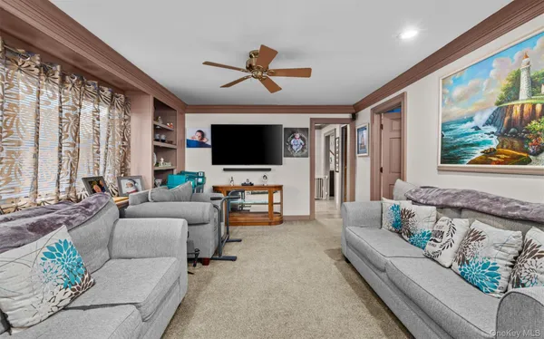 $599,999 | 253 South 7th Street, Lindenhurst, NY 11757