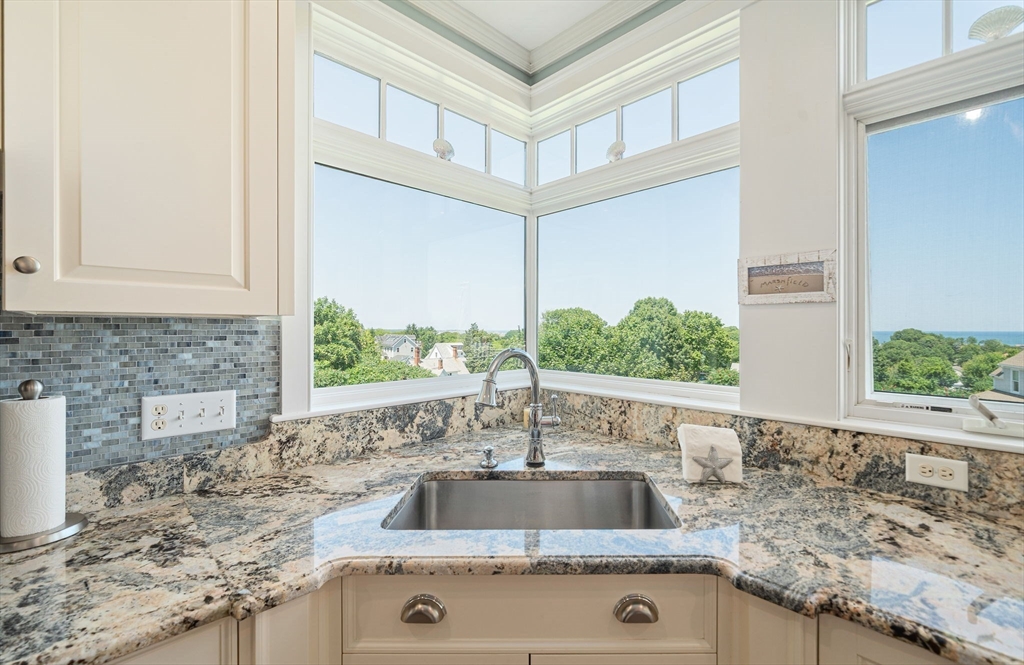 92 Emery Road Marshfield, MA 02050 - Photo 7 of 41