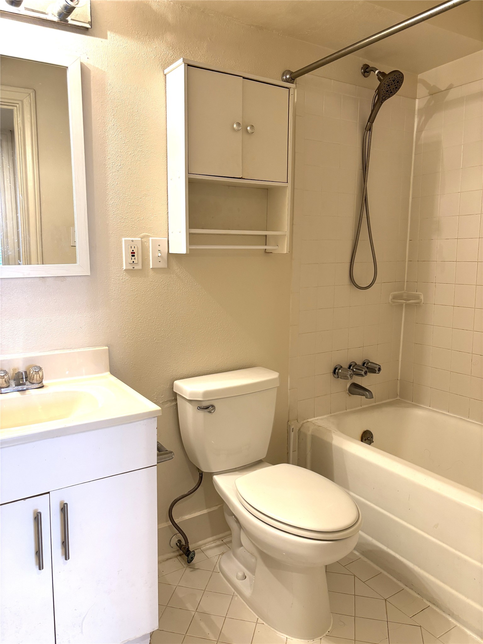 1840 Branard Street, Unit 2 Houston, TX 77098 - Photo 10 of 12 Bathroom