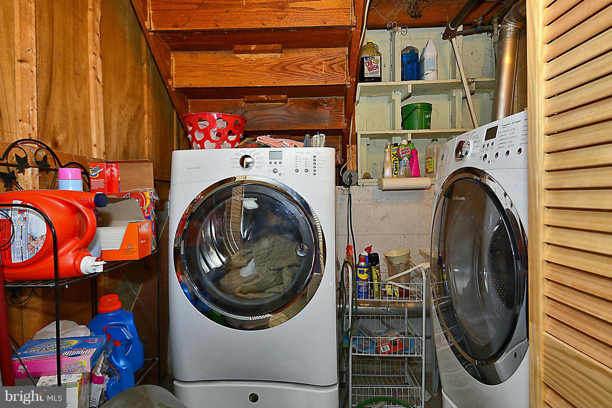 806 Shelley Road Baltimore, MD 21286 - Photo 22 of 30 Basement laundry room