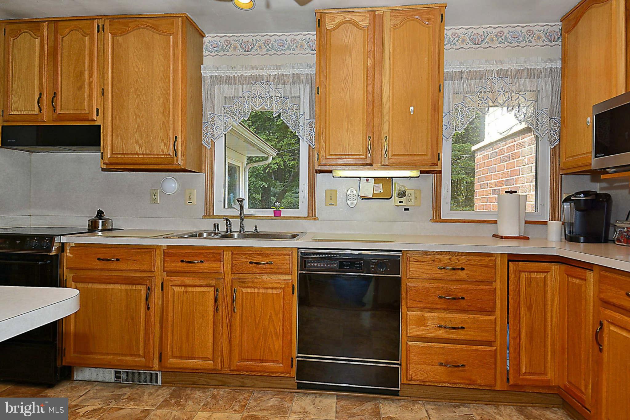 806 Shelley Road Baltimore, MD 21286 - Photo 8 of 30 Kitchen