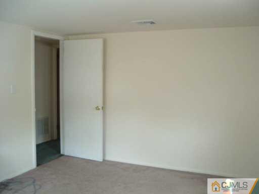 48 Rosewood Road Edison, NJ 08817 - Photo 5 of 8 Gallery Image 5