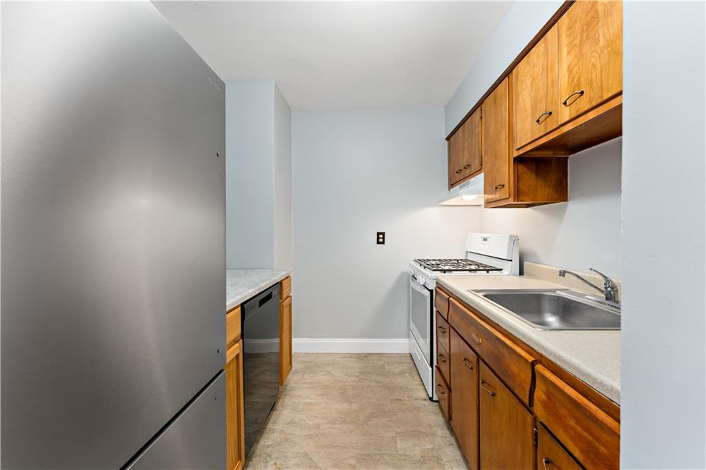 569 Loretto Road Pittsburgh, PA 15217 - Photo 9 of 30