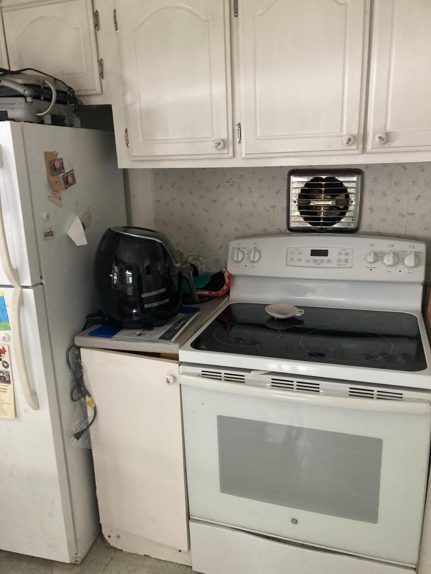 194 Lindsey Road Wells, ME 04090 - Photo 5 of 26 IMG_1188 STOV