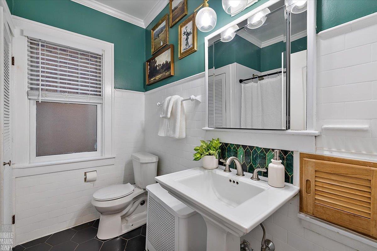 1433 Yorkshire Road Grosse Pointe, MI 48230 - Photo 16 of 35 50169989-399c3631-9885-4f3b-9c8c-0271fc259a3c.JPG