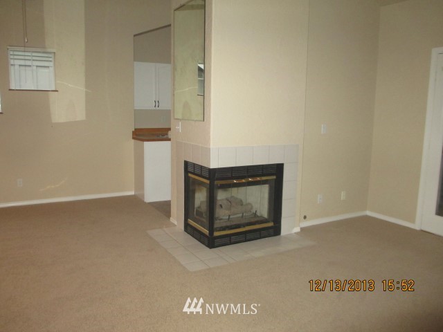 22709 4th Avenue West, Unit 101 Bothell, WA 98021 - Photo 3 of 11