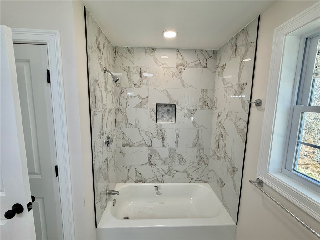 378 Gauthier Drive Woonsocket, RI 02895 - Photo 9 of 24