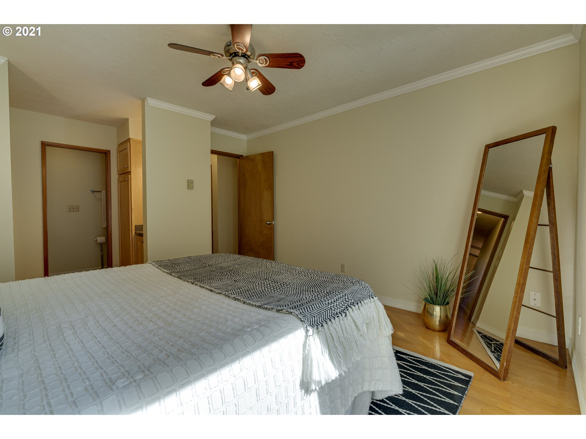 86 Kingsgate Road, Unit G101 Lake Oswego, OR 97035 - Photo 13 of 24 Gallery Image 13