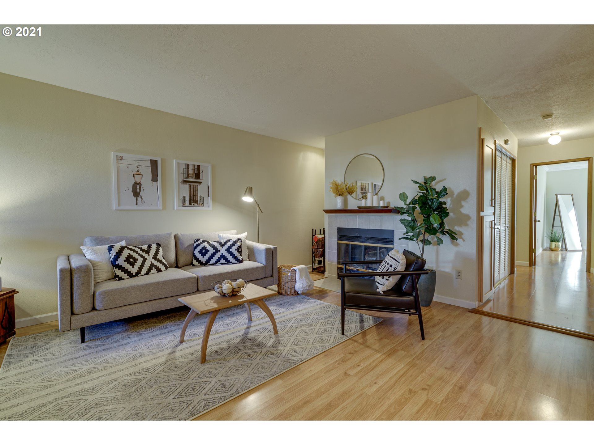 86 Kingsgate Road, Unit G101 Lake Oswego, OR 97035 - Photo 3 of 24 Gallery Image 3