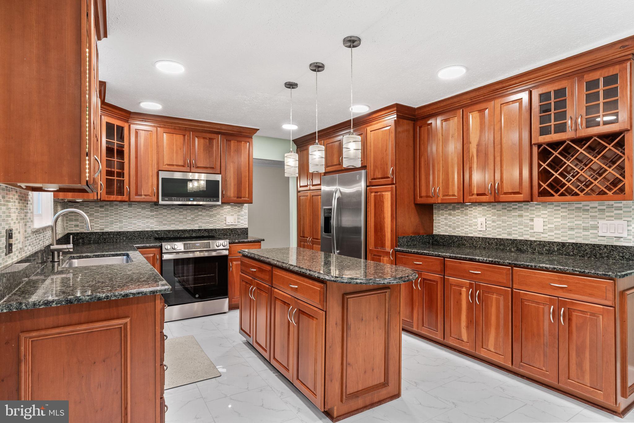1901 Buckthorn Lane Reston, VA 20191 - Photo 18 of 50 Quality Cherry Cabinets