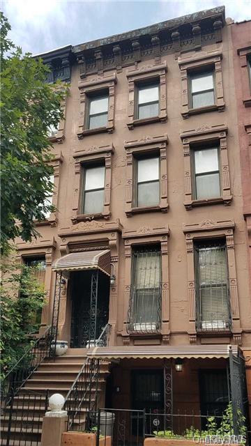 a building with multiple windows