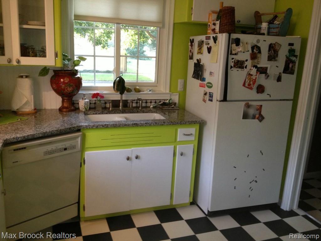 4163 Amherst Road Royal Oak, MI 48073 - Photo 9 of 25