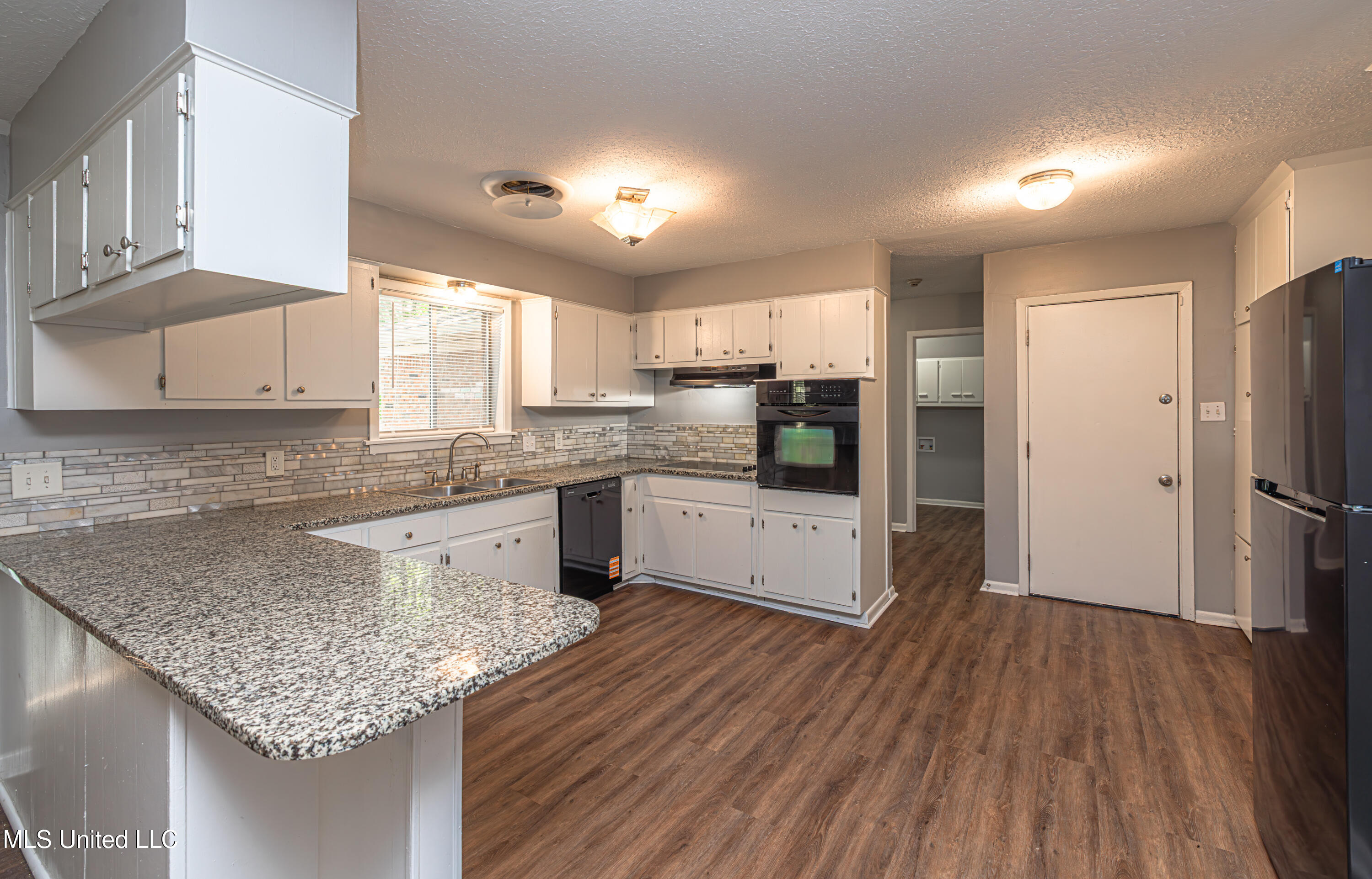 809 Normandy Drive Clinton, MS 39056 - Photo 16 of 38 1R4A1607