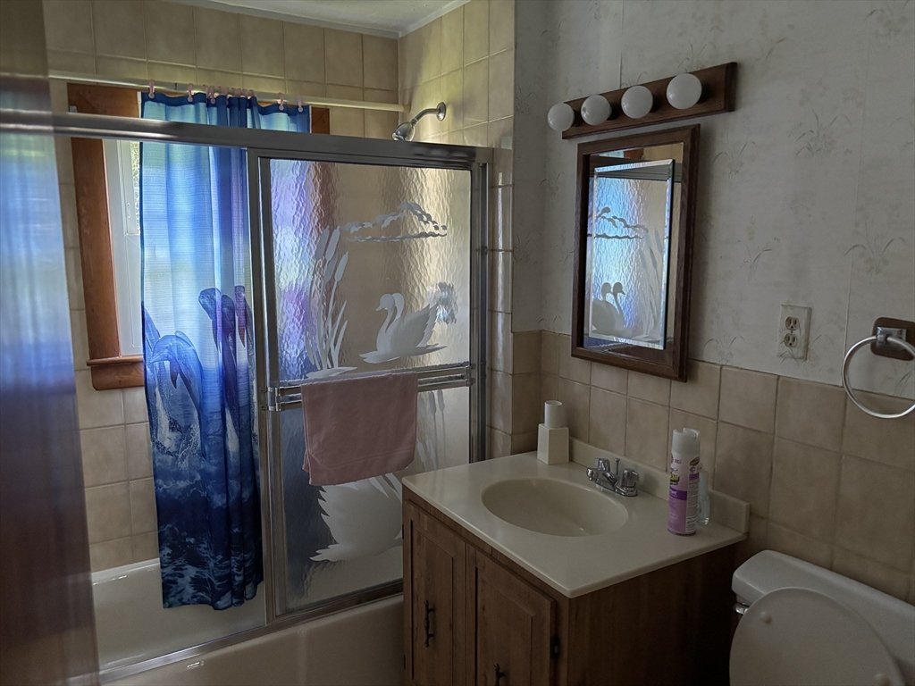 22 Beverly Road Grafton, MA 01536 - Photo 7 of 26 Gallery Image 7