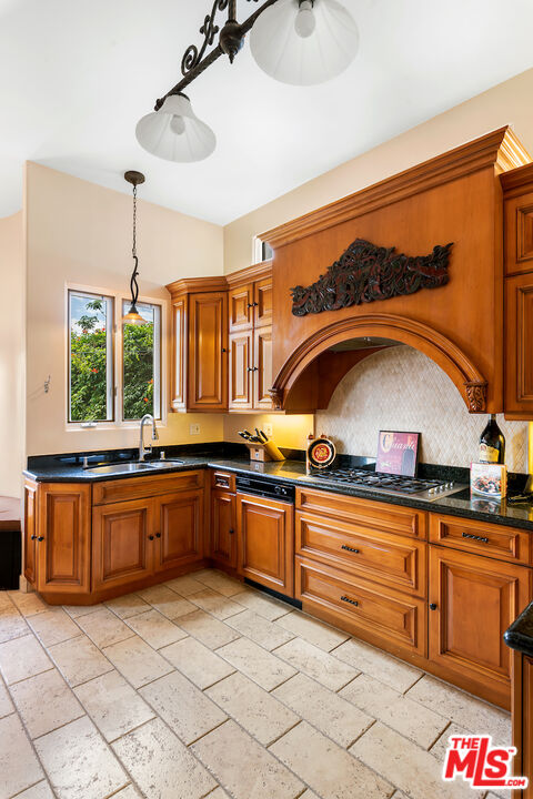 2604 Rutherford Drive Los Angeles, CA 90068 - Photo 9 of 23