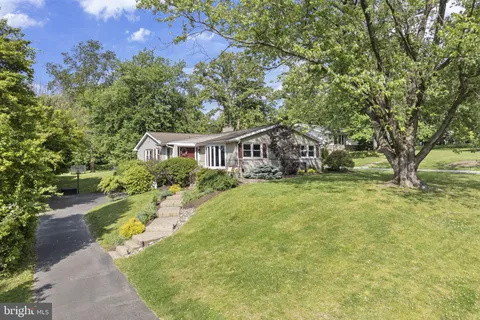 $699,900 | 8807 Hawthorne Lane, Wyndmoor, PA 19038