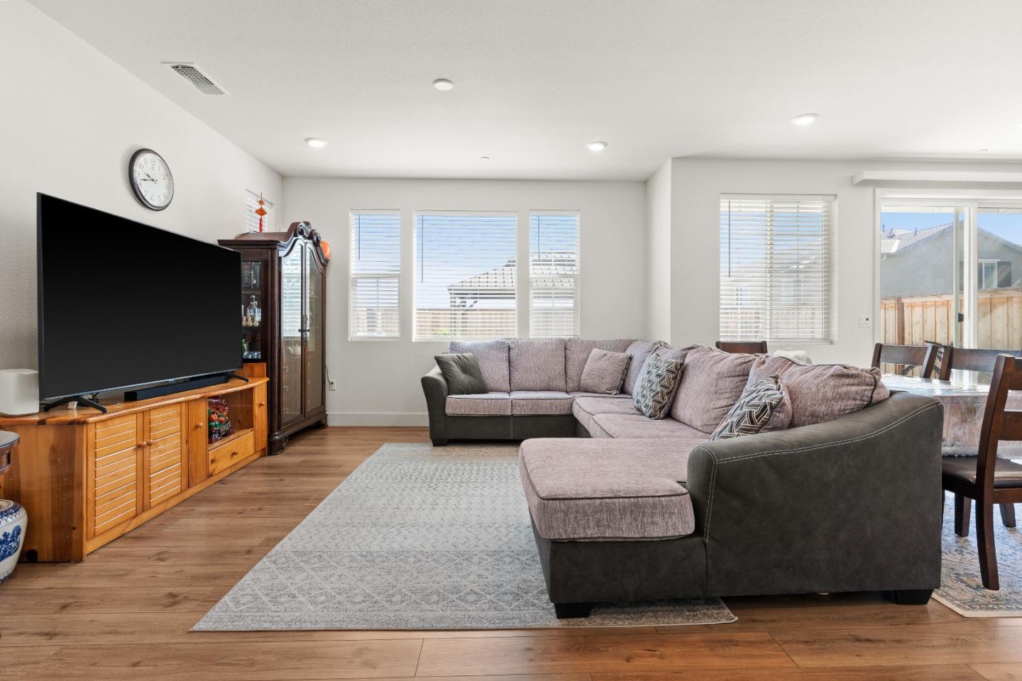 5866 Markham Court Tracy, CA 95377 - Photo 3 of 24