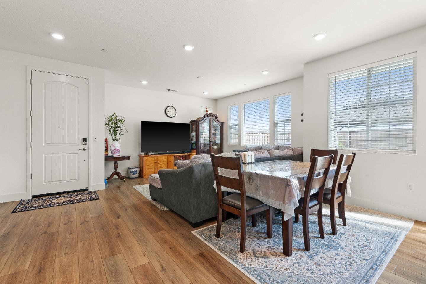 5866 Markham Court Tracy, CA 95377 - Photo 4 of 24