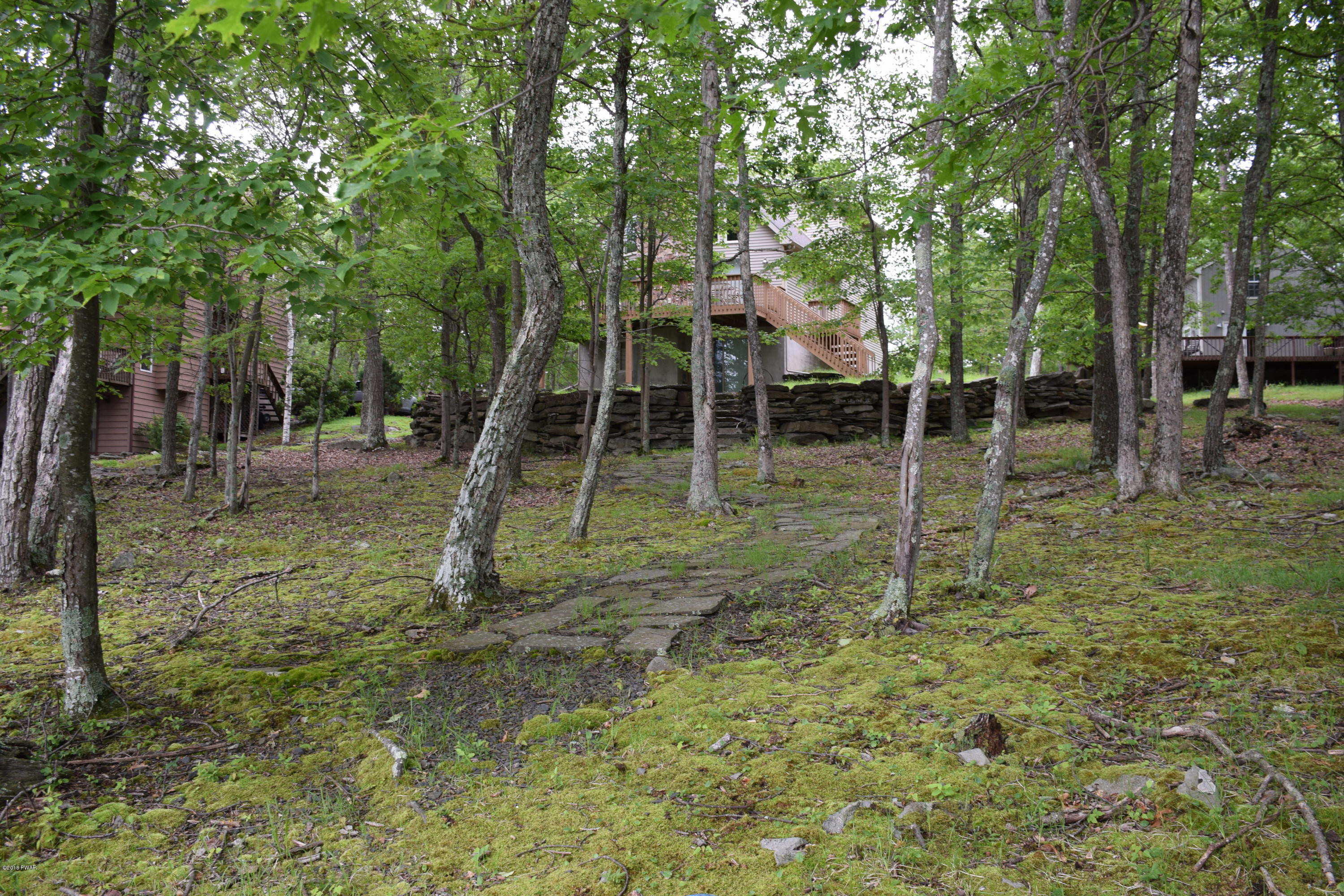109 Mockingbird Court Bushkill, PA 18324 - Photo 4 of 54
