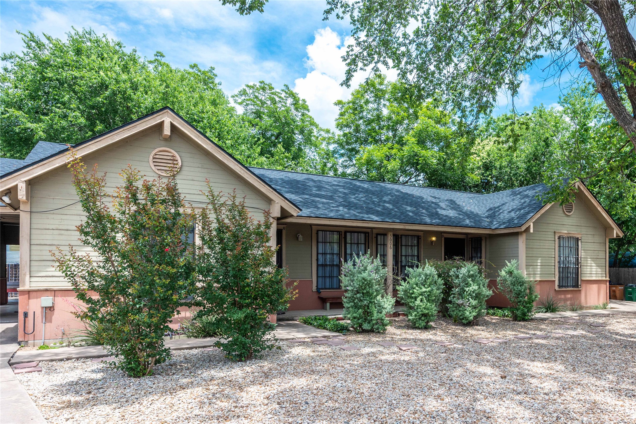 5006 Sara Drive, Unit A Austin, TX 78721 - Photo 2 of 18