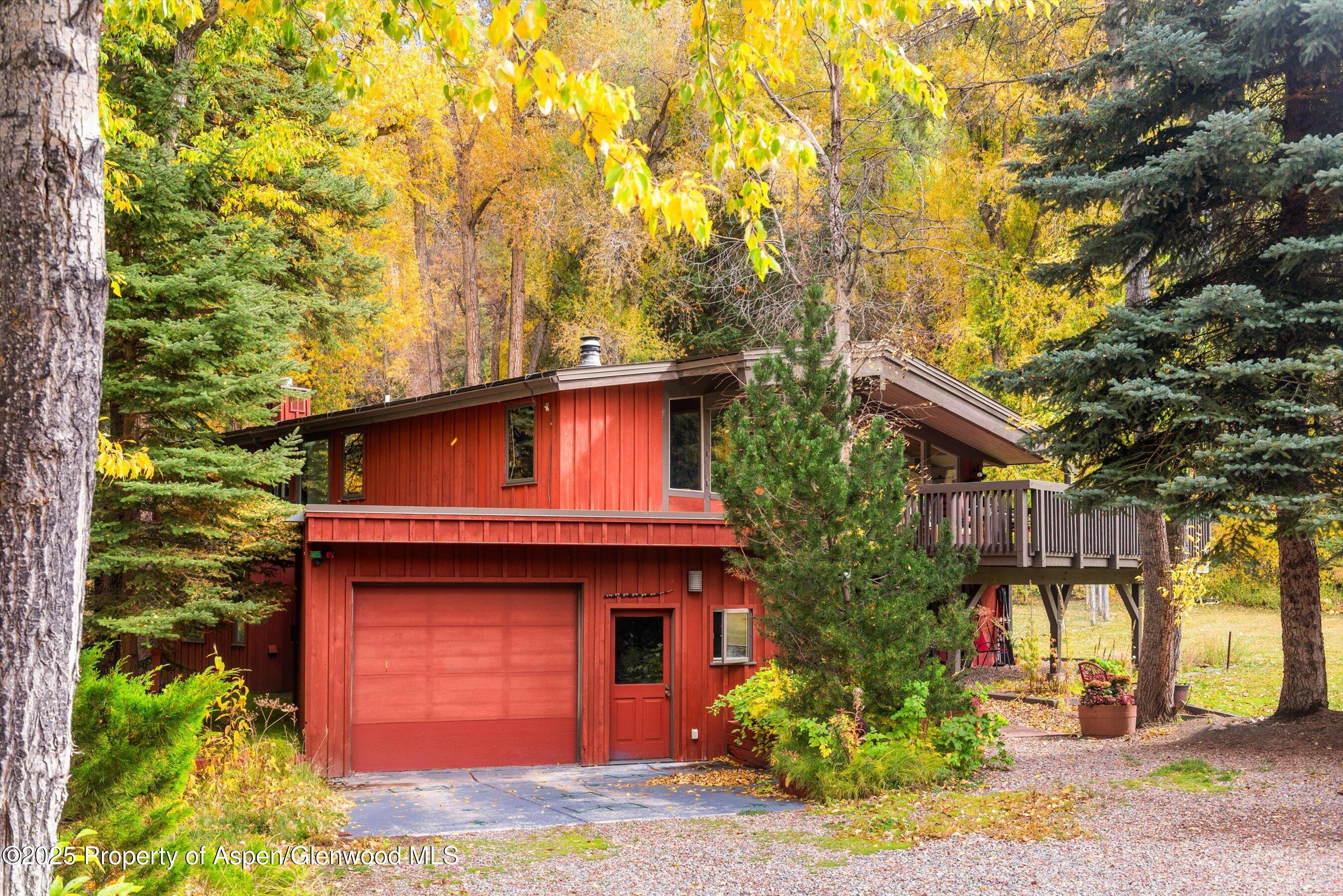 1894 Castle Creek Road Aspen, CO 81611 - Photo 13 of 66 39-1894CastleCreek_HiRes_231002008