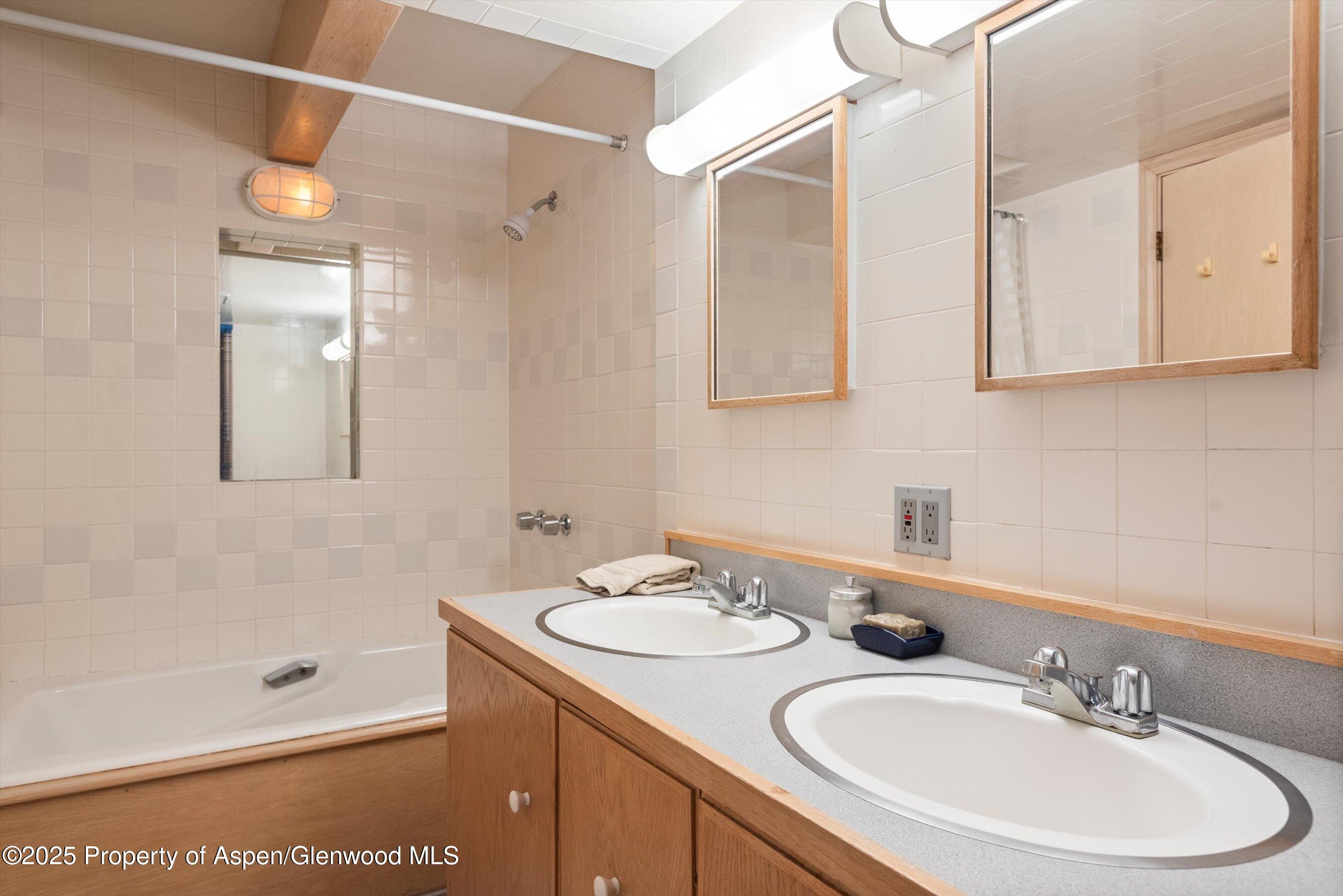 1894 Castle Creek Road Aspen, CO 81611 - Photo 39 of 66 07-1894CastleCreek_HiRes_231002039