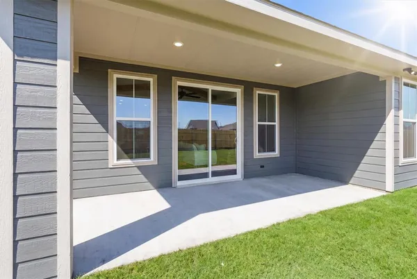 $345,000 | 944 Huckleberry Lane, Tolar, TX 76476