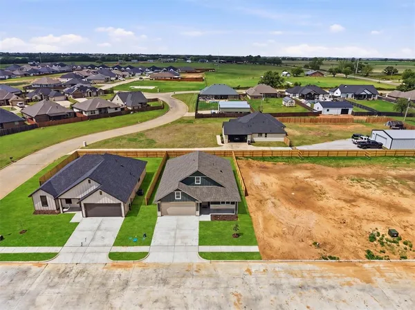 $345,000 | 944 Huckleberry Lane, Tolar, TX 76476