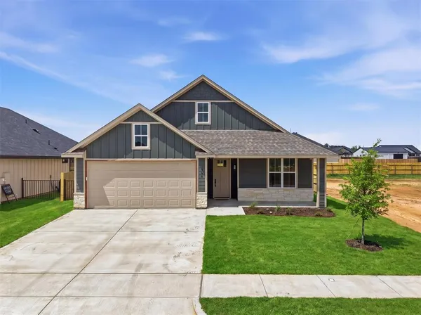 $345,000 | 944 Huckleberry Lane, Tolar, TX 76476