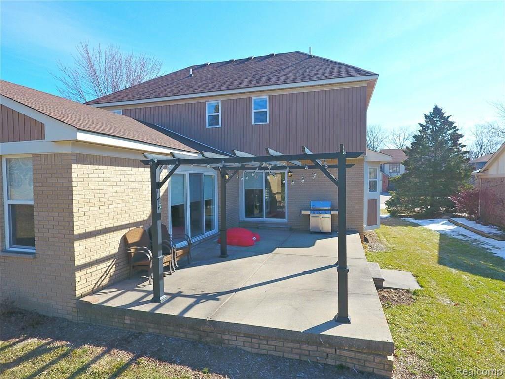 199 Stonetree Circle Rochester Hills, MI 48309 - Photo 23 of 26