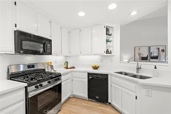 $900,000 | 73 Morning Glory, Rancho Santa Margarita, CA 92688