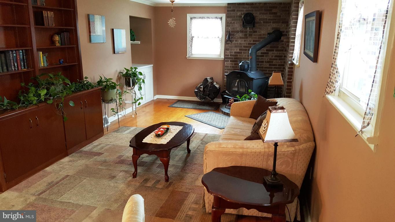 2932 Spring Valley Road Lancaster, PA 17601 - Photo 4 of 27 Gallery Image 4