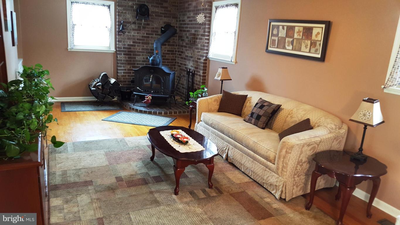 2932 Spring Valley Road Lancaster, PA 17601 - Photo 5 of 27 Gallery Image 5