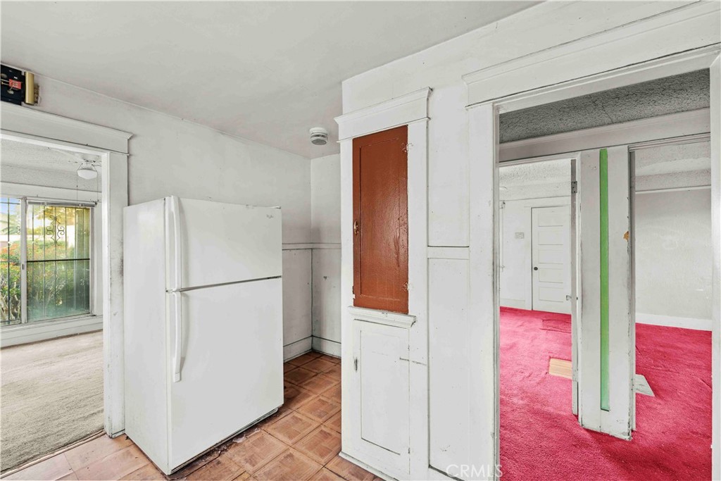 315 West Cedar Street Compton, CA 90220 - Photo 16 of 19 Kitchen