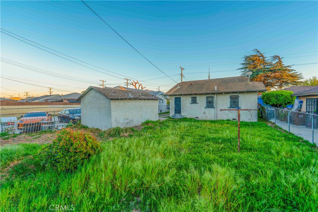 315 West Cedar Street Compton, CA 90220 - Photo 7 of 19 Backyard View