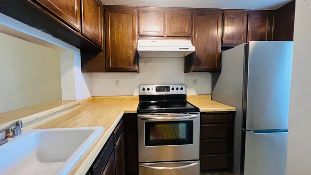 $425,000 | 24158 Dover Lane, Hayward, CA 94541