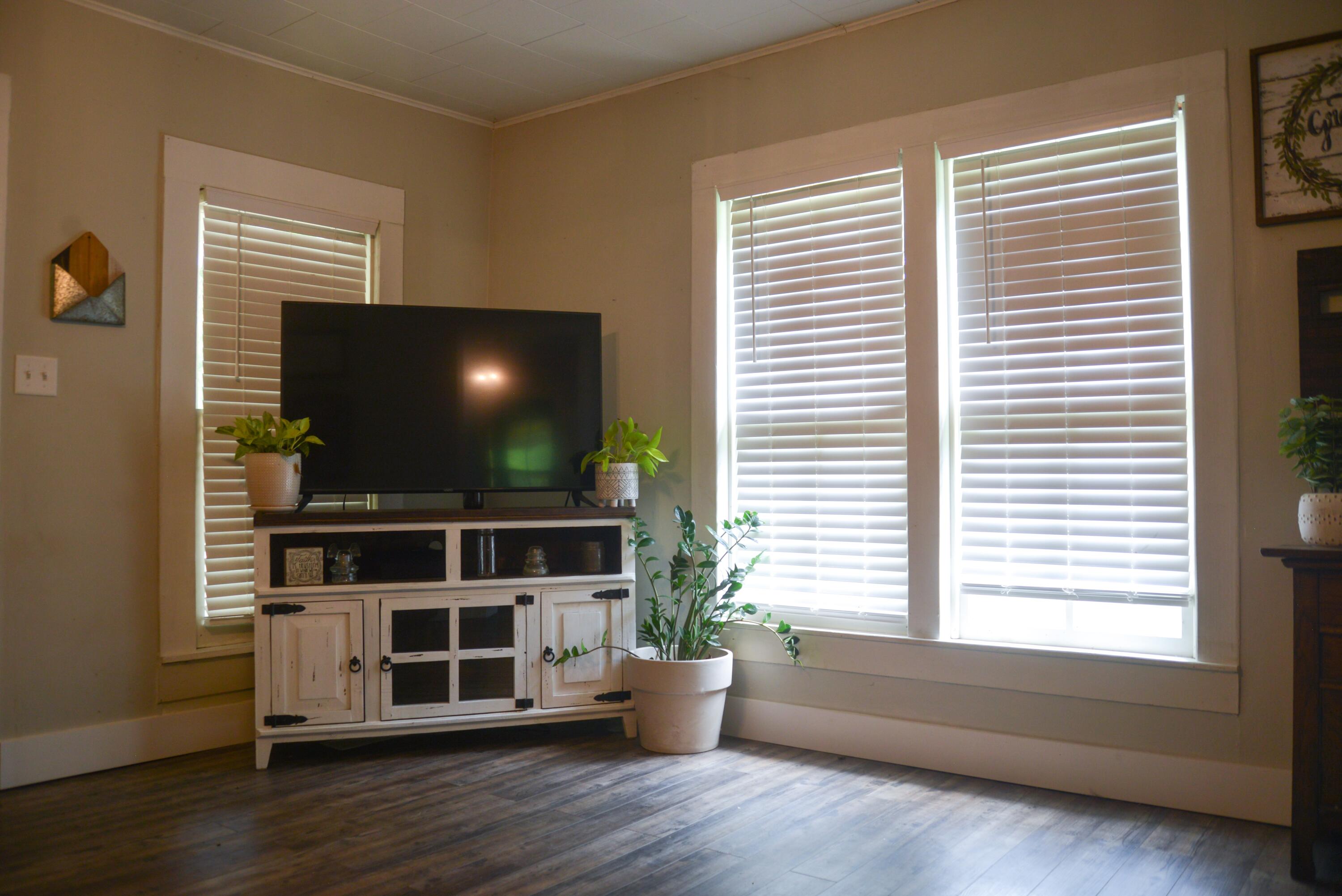2308 Highway 95 Rock Spring, GA 30739 - Photo 11 of 21 2308 Living Room2