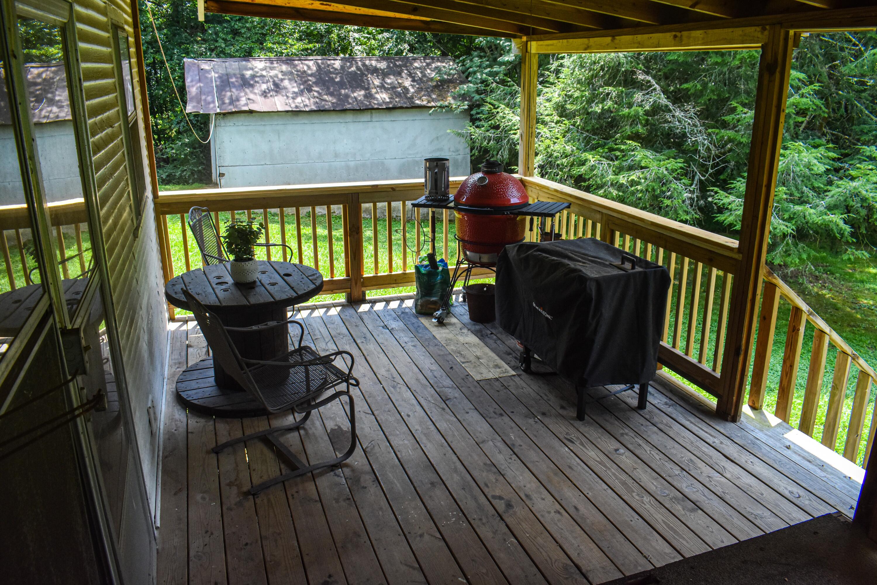 2308 Highway 95 Rock Spring, GA 30739 - Photo 8 of 21 2308 Highway 95 Deck
