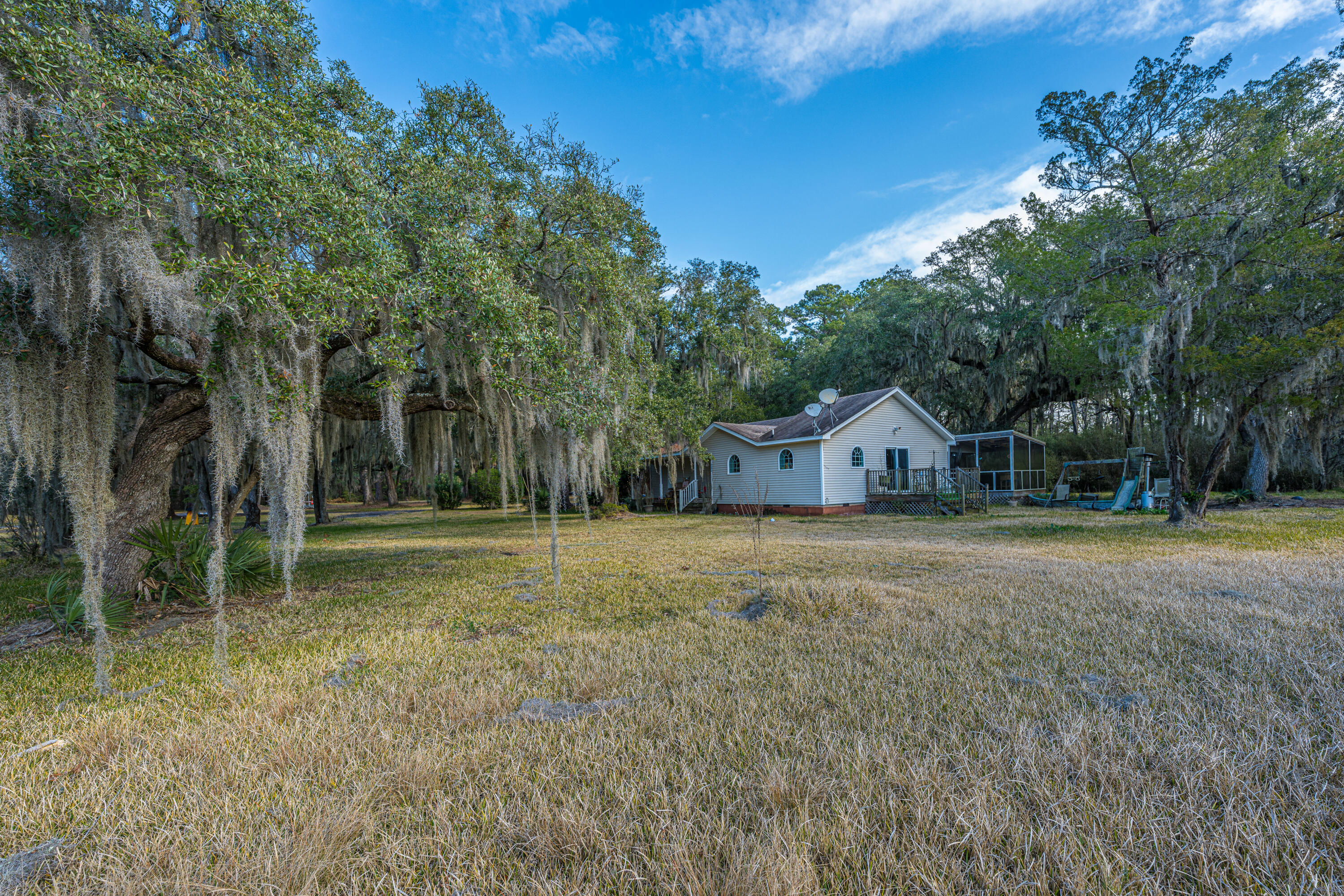 4107 Davison Road Ravenel, SC 29470 - Photo 8 of 27 4107DavisonRd027