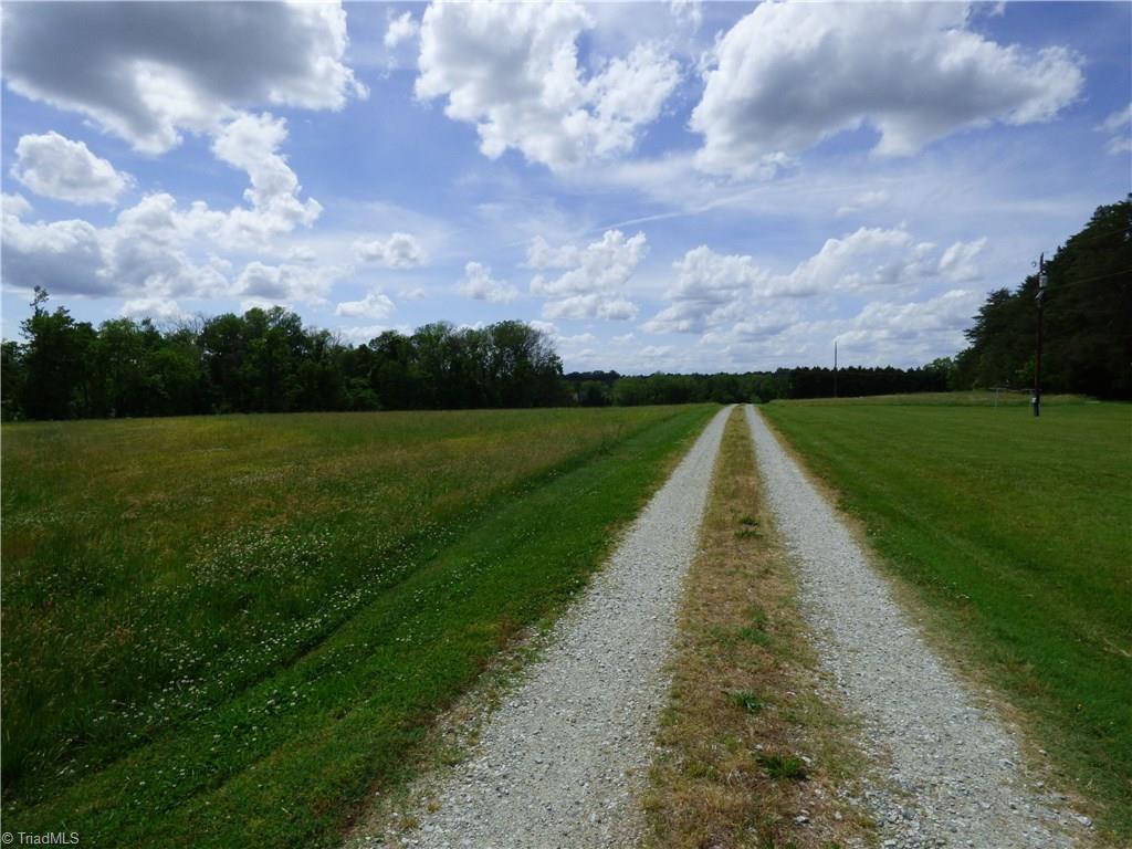 4361 Barrow Road High Point, NC 27265 - Photo 4 of 20