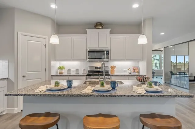 $344,990 | 137 Medina Lane, Rhome, TX 76078