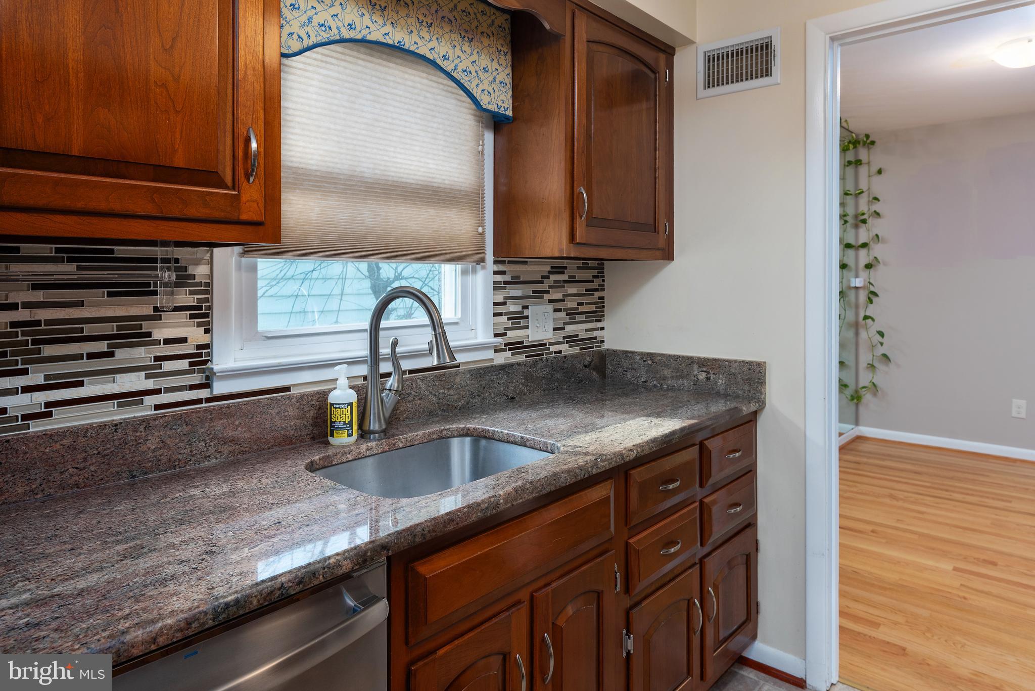 3922 Highview Drive Silver Spring, MD 20906 - Photo 7 of 33 Gallery Image 7