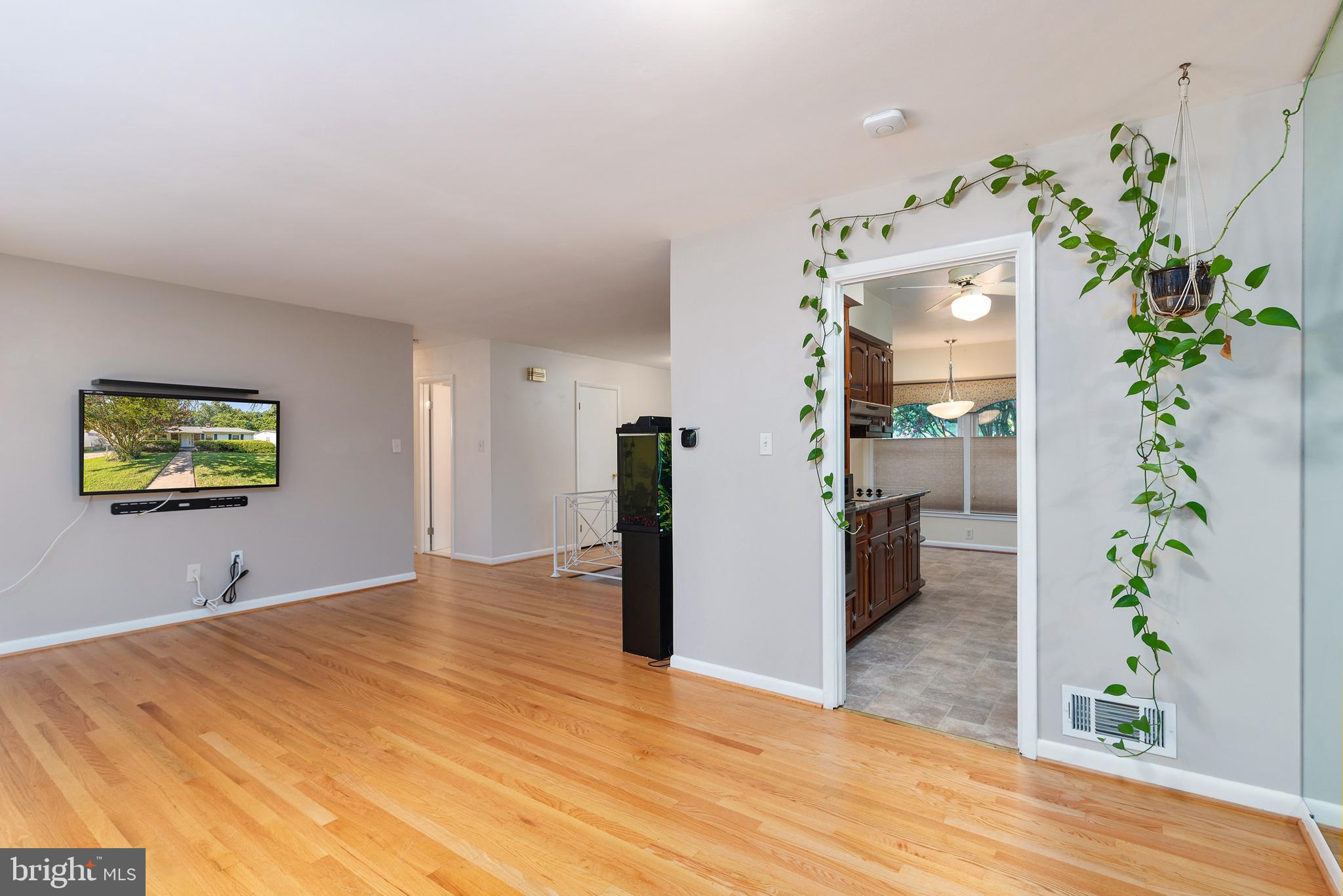 3922 Highview Drive Silver Spring, MD 20906 - Photo 8 of 33 Gallery Image 8